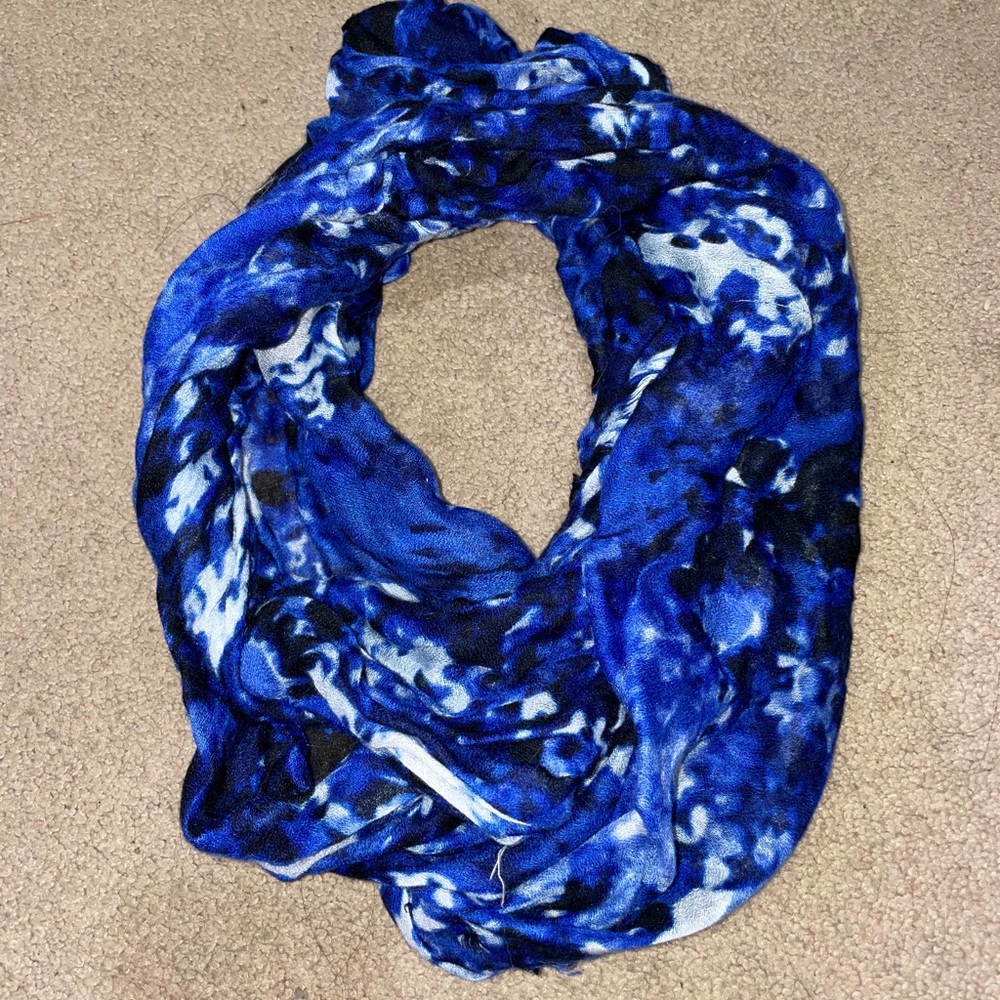 Infinity scarf blue floral